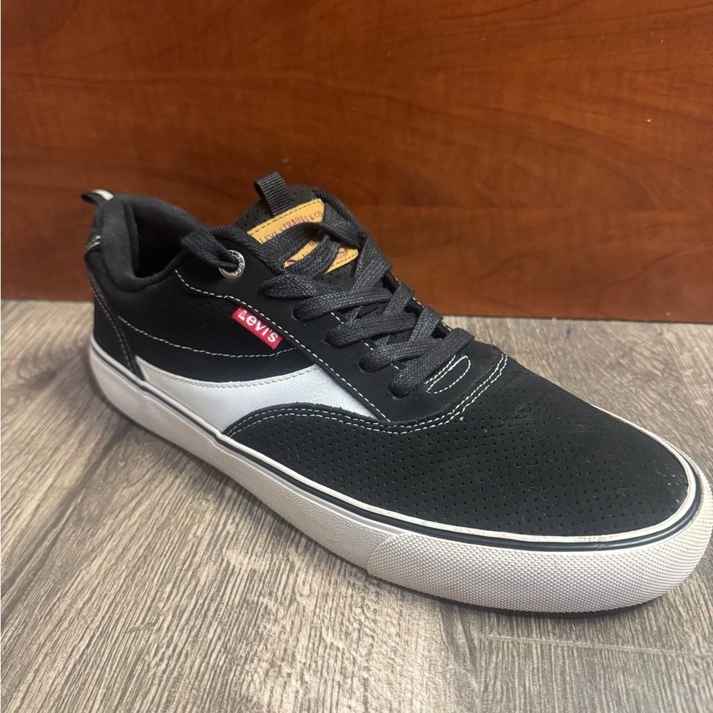 Levi's Men's Black and White Casual Sneakers - Picture 4 of 11